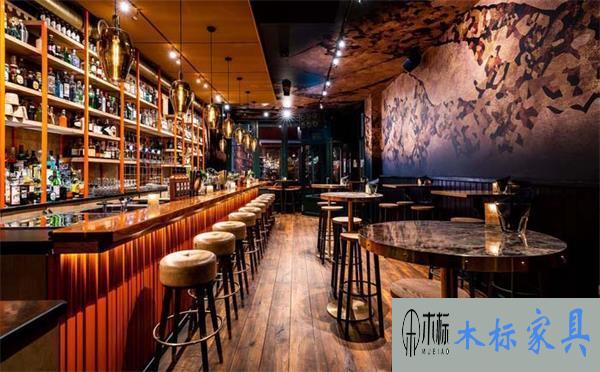 酒吧沙發(fā)尺寸標準是多少?如何選購酒吧桌椅？ 