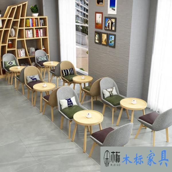 漫咖啡桌椅裝修有哪些風(fēng)格？如何選購咖啡桌椅 
