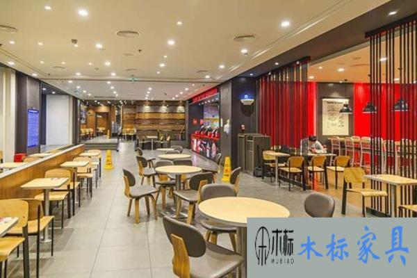 ?快餐廳桌椅怎么選購？如何搭配桌椅布局？ 