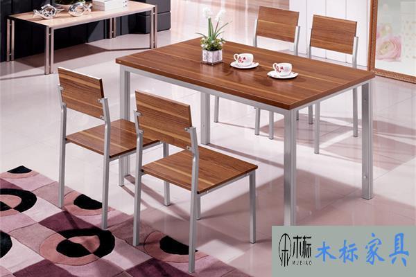 餐廳桌椅擺放有講究，擺對(duì)了坪效穩(wěn)增！ 