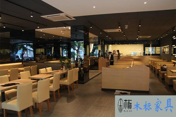 各位餐飲老板您知道店鋪餐桌椅的擺放技巧嗎？ 